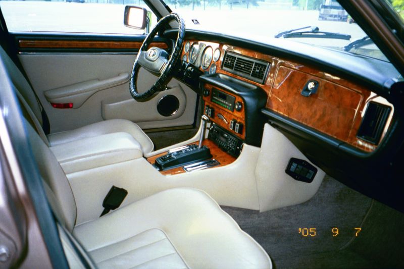 1986 Series III, Vanden Plas  -  Antelope/Magnolia