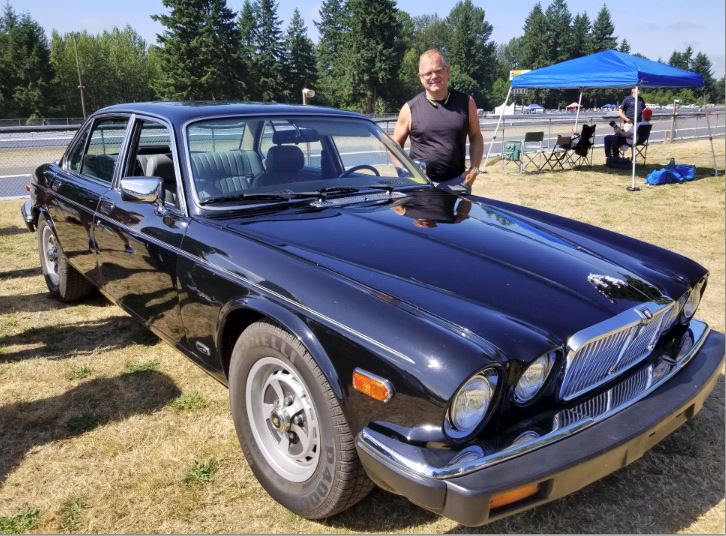Got to meet a former member, David Adelsman, shown with his 1986 XJ6.   He said he is going to rejoin the club.