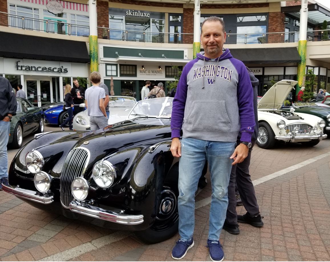 Ehab brought his 1950 XK120.  He arrived late but everyone loves his car and let him pull into the main circle, by the fountains.