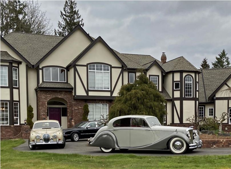 On Feb19 2022 the Seattle Jaguar Club members met at Thomas Swayze's house to view his collection.   He has the perfect estate to show off his collection!