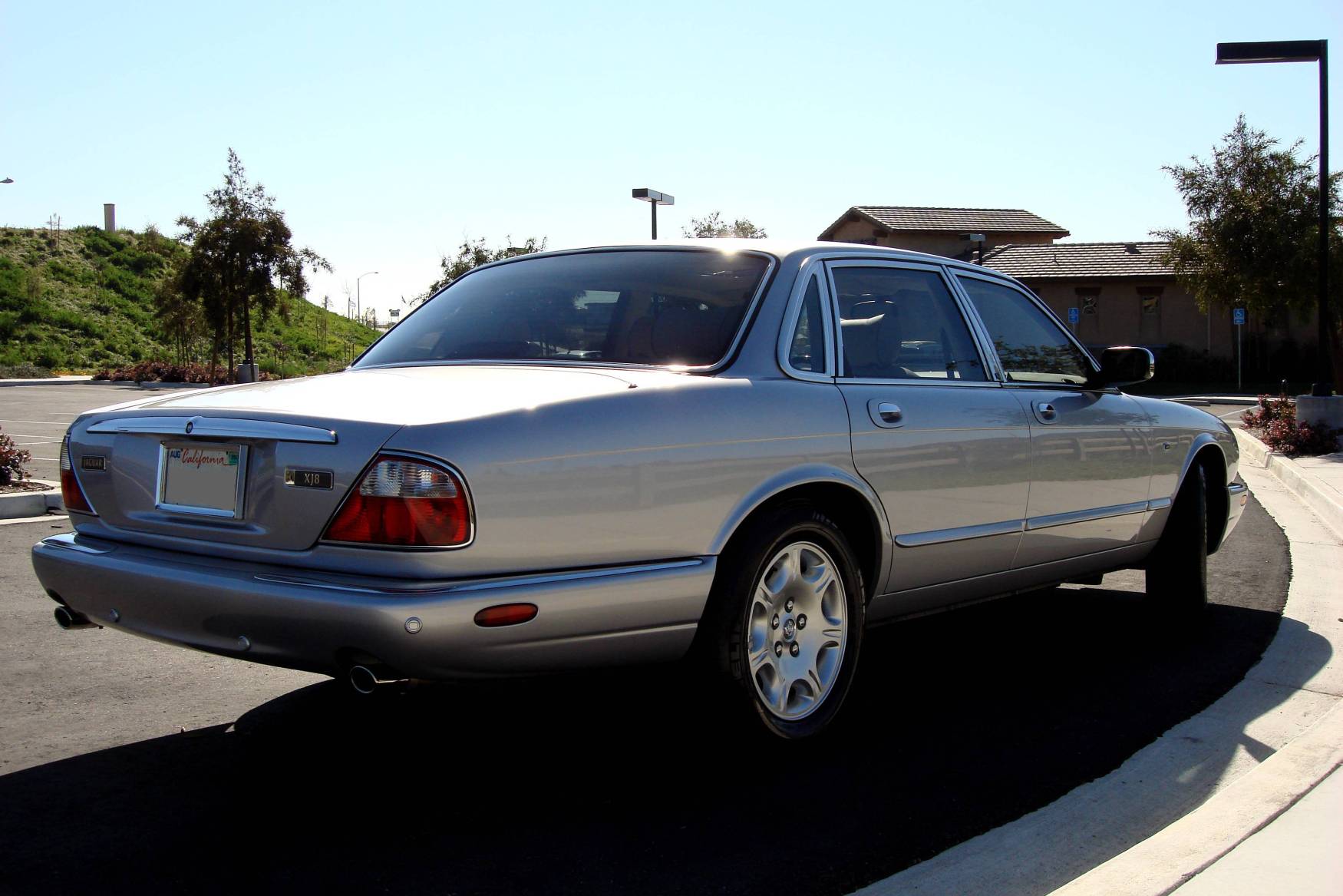 2003 XJ8 Sovereign