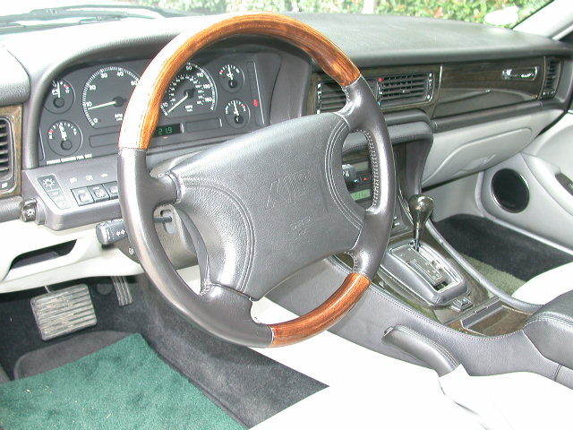 96 Jaguar XJR / Turquoise
